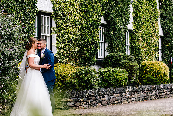 Newby Bridge Wedding Photography - Laura & Ryan-514