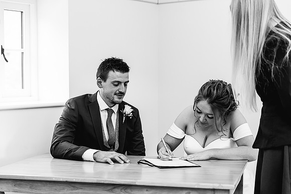 Hanbury Barn Wedding Photography - Hannah & Adam-341