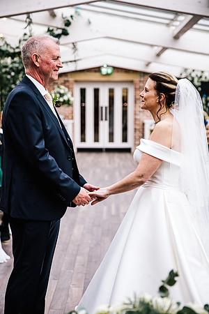 Foxtail Barns Wedding Photography - Jill & Chris-323