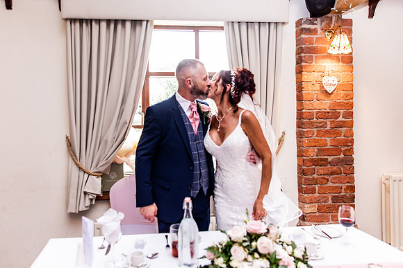 Slaters Country Inn Wedding - Chris & Rob-577