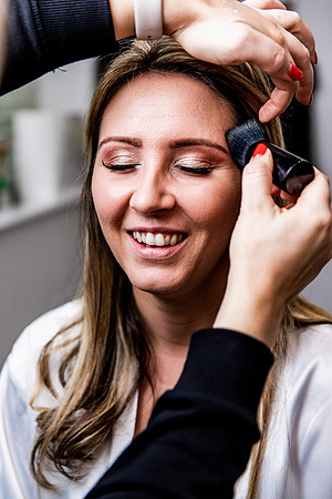 Hanbury Barn Wedding Photography - Laura & Phil-92