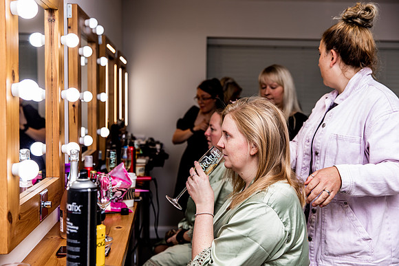Hanbury Barn Wedding Photography - Laura & Phil-32