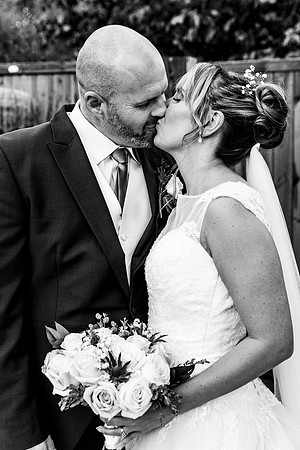 Hanbury Barn Wedding Photography - Laura & Phil-545