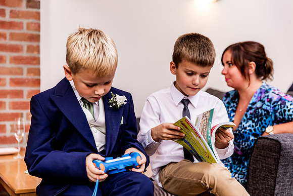Hanbury Barn Wedding Photography - Laura & Phil-493