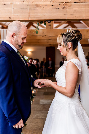 Hanbury Barn Wedding Photography - Laura & Phil-318