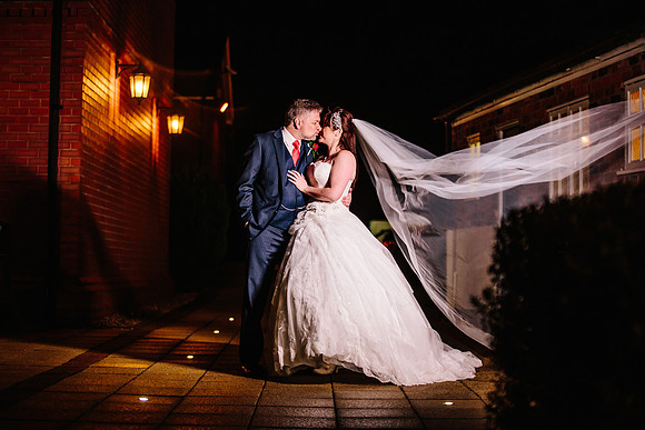 Hunters Lodge Wedding Photography - Jenny & Bob-497