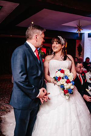 Hunters Lodge Wedding Photography - Jenny & Bob-313