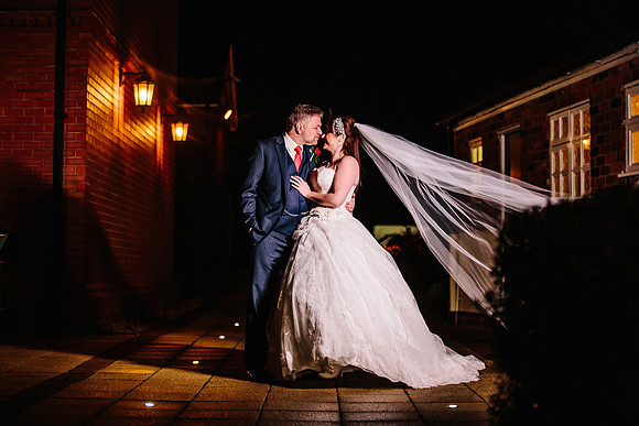 Hunters Lodge Wedding Photography - Jenny & Bob-495