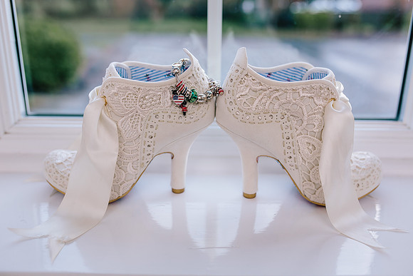 Hunters Lodge Wedding Photography - Jenny & Bob-18