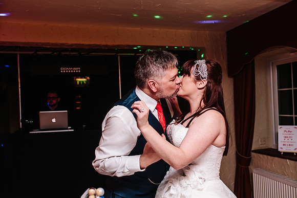 Hunters Lodge Wedding Photography - Jenny & Bob-654