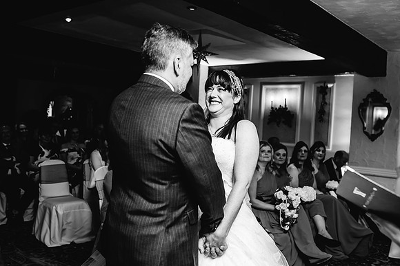 Hunters Lodge Wedding Photography - Jenny & Bob-319