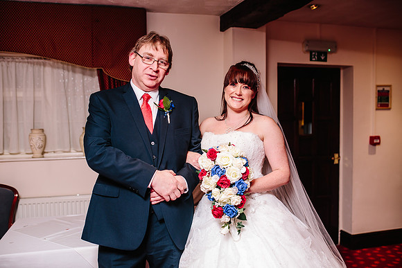 Hunters Lodge Wedding Photography - Jenny & Bob-449