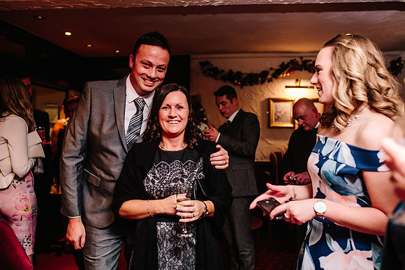 Hunters Lodge Wedding Photography - Jenny & Bob-391