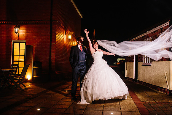 Hunters Lodge Wedding Photography - Jenny & Bob-503