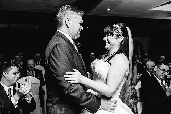 Hunters Lodge Wedding Photography - Jenny & Bob-343