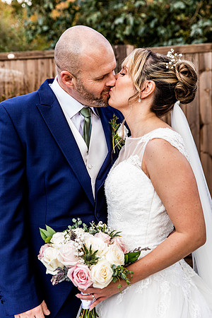 Hanbury Barn Wedding Photography - Laura & Phil-544
