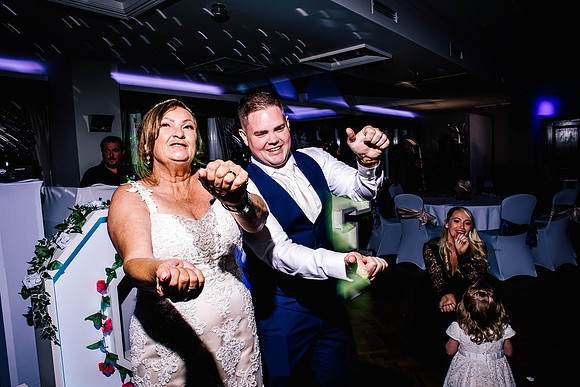 Jane & David - Gift Of A Wedding - Moat House Acton Trussell-554