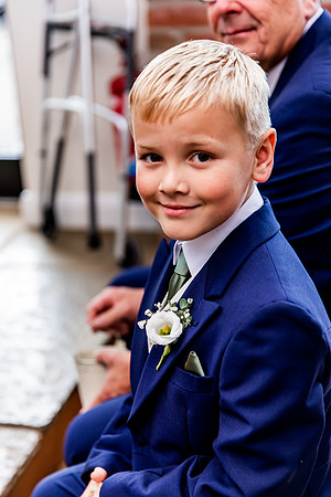 Hanbury Barn Wedding Photography - Laura & Phil-327