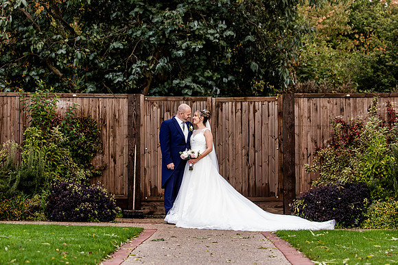 Hanbury Barn Wedding Photography - Laura & Phil-552