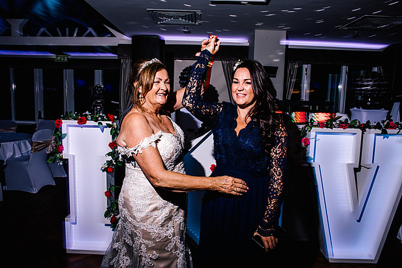 Jane & David - Gift Of A Wedding - Moat House Acton Trussell-533