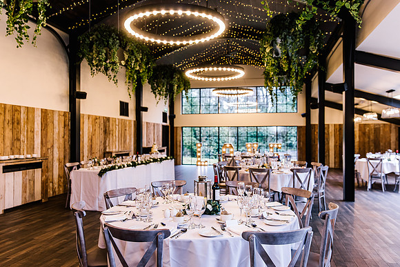Foxtail Barns Wedding Photography - Kate & Jonathon-417