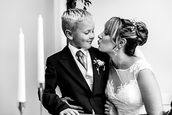 Hanbury Barn Wedding Photography - Laura & Phil-347