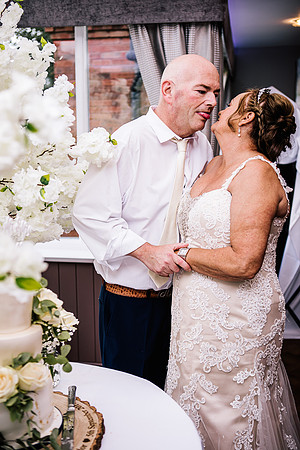 Jane & David - Gift Of A Wedding - Moat House Acton Trussell-435