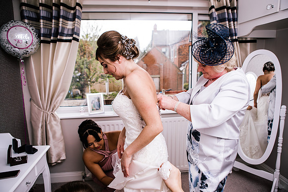 Alcumlow Wedding Barn - Wedding Photography - Ruth & Matt-208