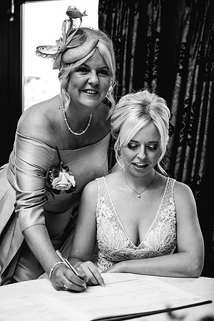 Three Horseshoes Wedding Photography - Staffordshire Weddding Photographer - Laura & Louis-286