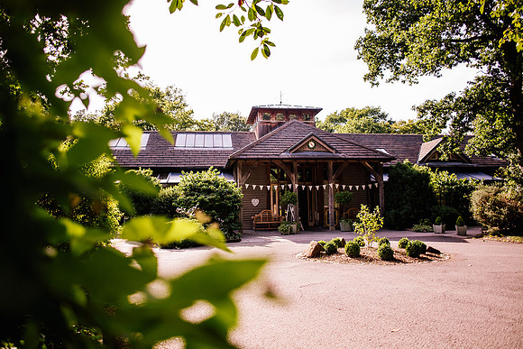 The Oak Tree Of Peover Wedding Photography - Cheshire Wedding Photographer-432