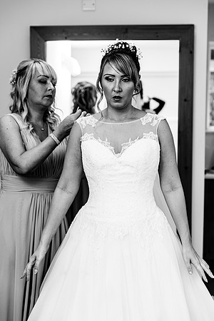 Hanbury Barn Wedding Photography - Laura & Phil-254