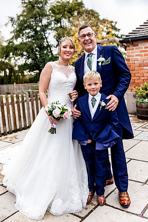 Hanbury Barn Wedding Photography - Laura & Phil-412