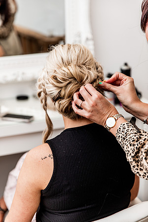 Alcumlow Barn Wedding Photography - Carrie & Craig-107