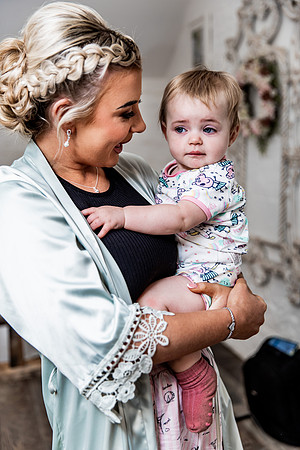 Alcumlow Barn Wedding Photography - Carrie & Craig-118
