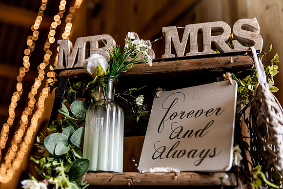 Alcumlow Barn Wedding Photography - Carrie & Craig-159