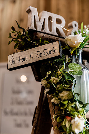 Alcumlow Barn Wedding Photography - Carrie & Craig-160