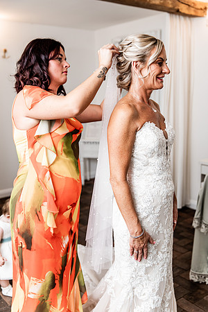 Alcumlow Barn Wedding Photography - Carrie & Craig-288