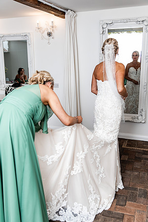 Alcumlow Barn Wedding Photography - Carrie & Craig-295