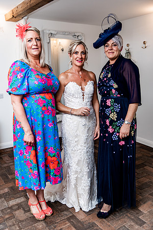 Alcumlow Barn Wedding Photography - Carrie & Craig-320