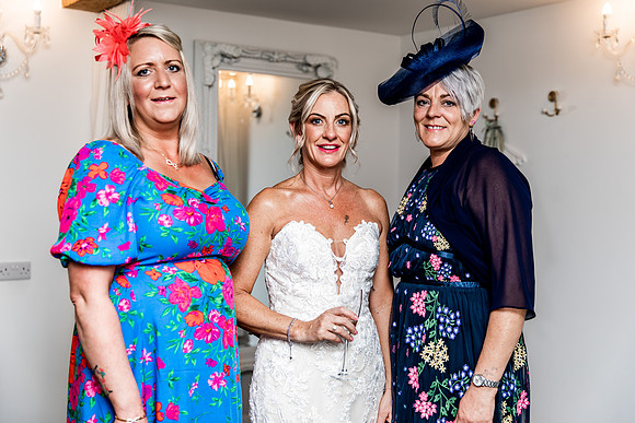 Alcumlow Barn Wedding Photography - Carrie & Craig-322