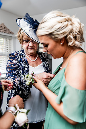 Alcumlow Barn Wedding Photography - Carrie & Craig-330