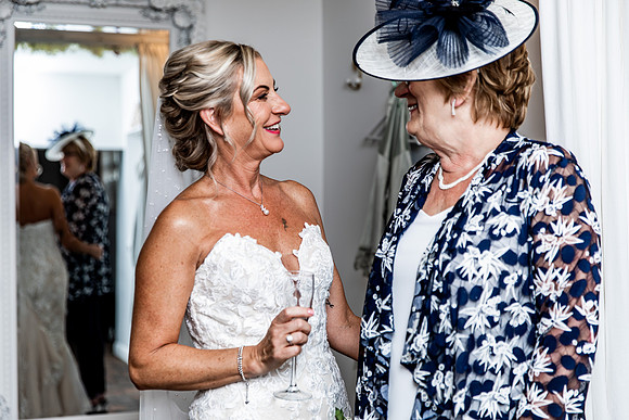 Alcumlow Barn Wedding Photography - Carrie & Craig-336