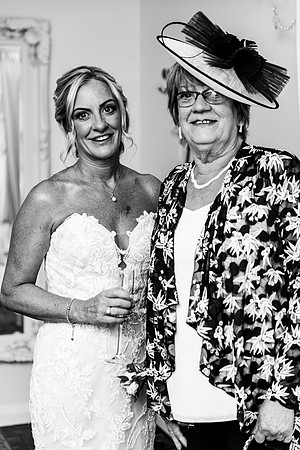 Alcumlow Barn Wedding Photography - Carrie & Craig-335