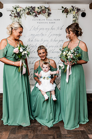 Alcumlow Barn Wedding Photography - Carrie & Craig-355