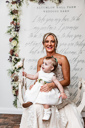 Alcumlow Barn Wedding Photography - Carrie & Craig-363