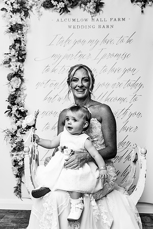 Alcumlow Barn Wedding Photography - Carrie & Craig-364