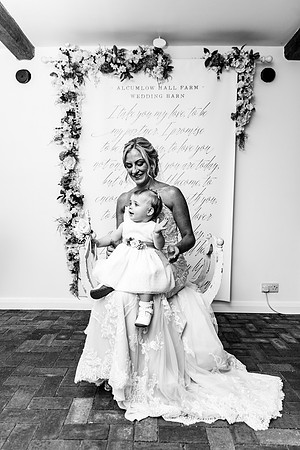 Alcumlow Barn Wedding Photography - Carrie & Craig-367