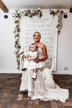 Alcumlow Barn Wedding Photography - Carrie & Craig-368