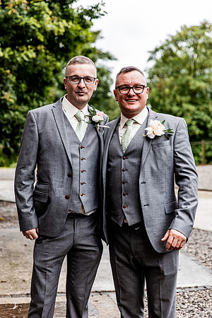 Alcumlow Barn Wedding Photography - Carrie & Craig-398