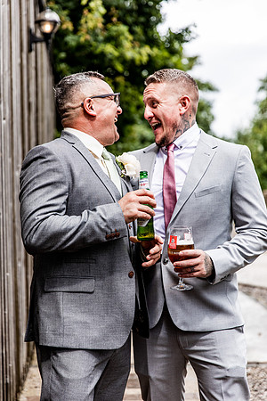 Alcumlow Barn Wedding Photography - Carrie & Craig-413